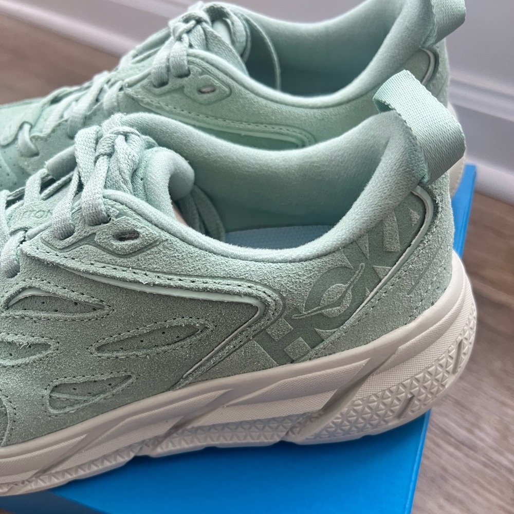 HOKA • U CLIFTON L SUEDE (Smoke Green)